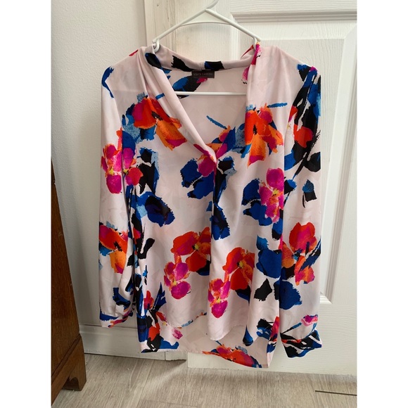 Beautiful Vince Camuto Blouse! - Picture 2 of 5
